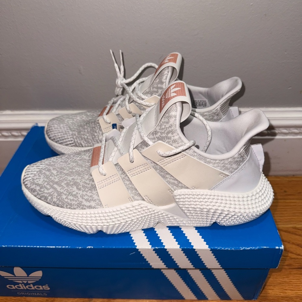 Adidas Shoes - Picture 4 of 5